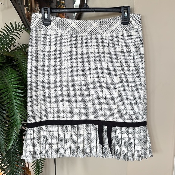 Classiques Entier Black & White Tweed Checks Lined Skirt w/ Pleated Ruffle Hem - Picture 7 of 15